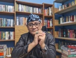 Prabowo di Persimpangan: Presiden Mandiri atau Bayangan Jokowi?