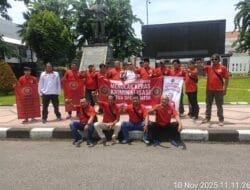 Diduga Alami Kriminalisasi, Ketua DPD 16 Jatim Markat N.H Dikawal Anggota LIN ke Polrestabes Surabaya