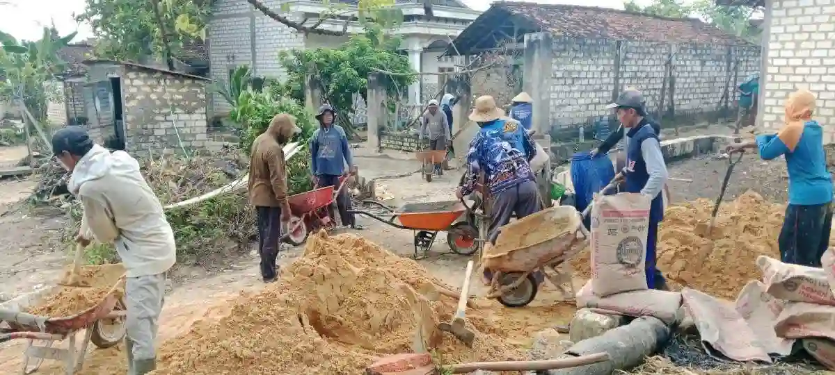Saat Desa Menjadi Keluarga: Program RLTH Mengubah Hidup Warga yang Terlupakan