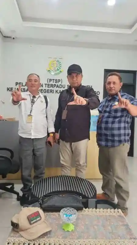 Diduga Ada Oknum Menjual Nama LIN, Gus Robi & Markat N.H Datangi Kejari: Hentikan Praktik Busuk Ini!