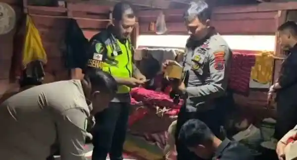 Dari Posko hingga Pintu Rumah, Polri Hadir Pastikan Layanan Kesehatan Warga Terdampak Bencana di Kala Segi Aceh Tengah