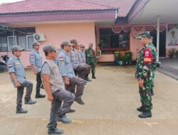 Babinsa Berikan Pelatihan PBB Sebagai Upaya Pembinaan Kedisiplinan Anggota Linmas