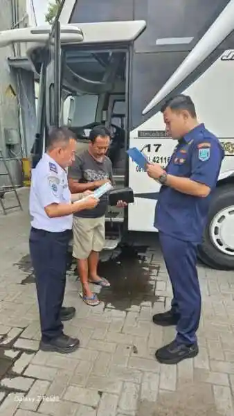 Dishub Probolinggo Kawal Ribuan Jamaah NU dan Peserta Overland, Lalin Dijaga Ketat