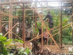 Bulan Puasa Tak Mengurangi Semangat Pengabdian, Satgas TMMD Wiltas Ke-127 Terus Kebut Pengerjaan RTLH