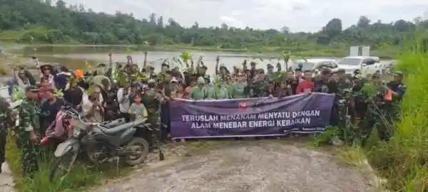 Hijaukan Lingkungan, Satgas TMMD Wiltas Ke-127 Kodim 0912/Kubar Gelar Penanaman Pohon di Lapak Oros