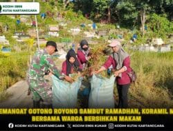 Semangat Gotong Royong Sambut Ramadhan, Koramil MJ Bersama Warga Bersihkan Makam