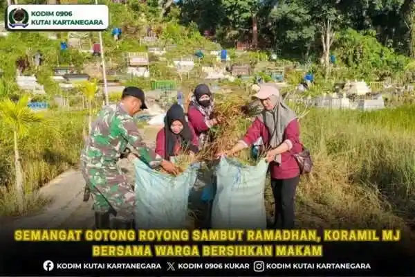 Semangat Gotong Royong Sambut Ramadhan, Koramil MJ Bersama Warga Bersihkan Makam