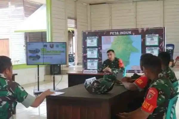 Dansatgas TMMD Wiltas Ke-127 Kodim 0912/Kubar Gelar Evaluasi di Posko Linggang Amer