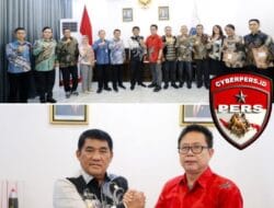 GUBERNUR SULUT SERAHKAN SK FKDM – FORUM DIDEPANKAN JAGA STABILITAS SOSIAL