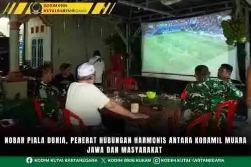 Nobar Piala Dunia, Pererat Hubungan Harmonis antara Koramil Muara Jawa dan Masyarakat
